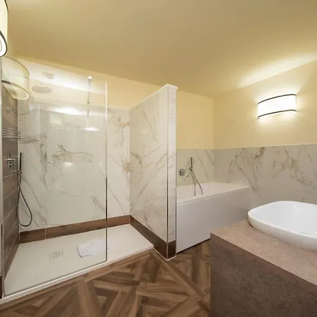 Apartahotel Palazzo Martellini Residenza D'epoca 4*