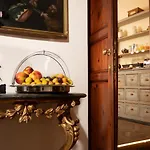 Palazzo Martellini Residenza D'epoca 4*